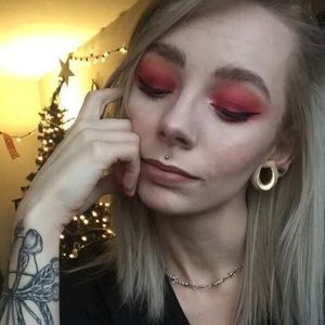 Meet your Posher, Briana